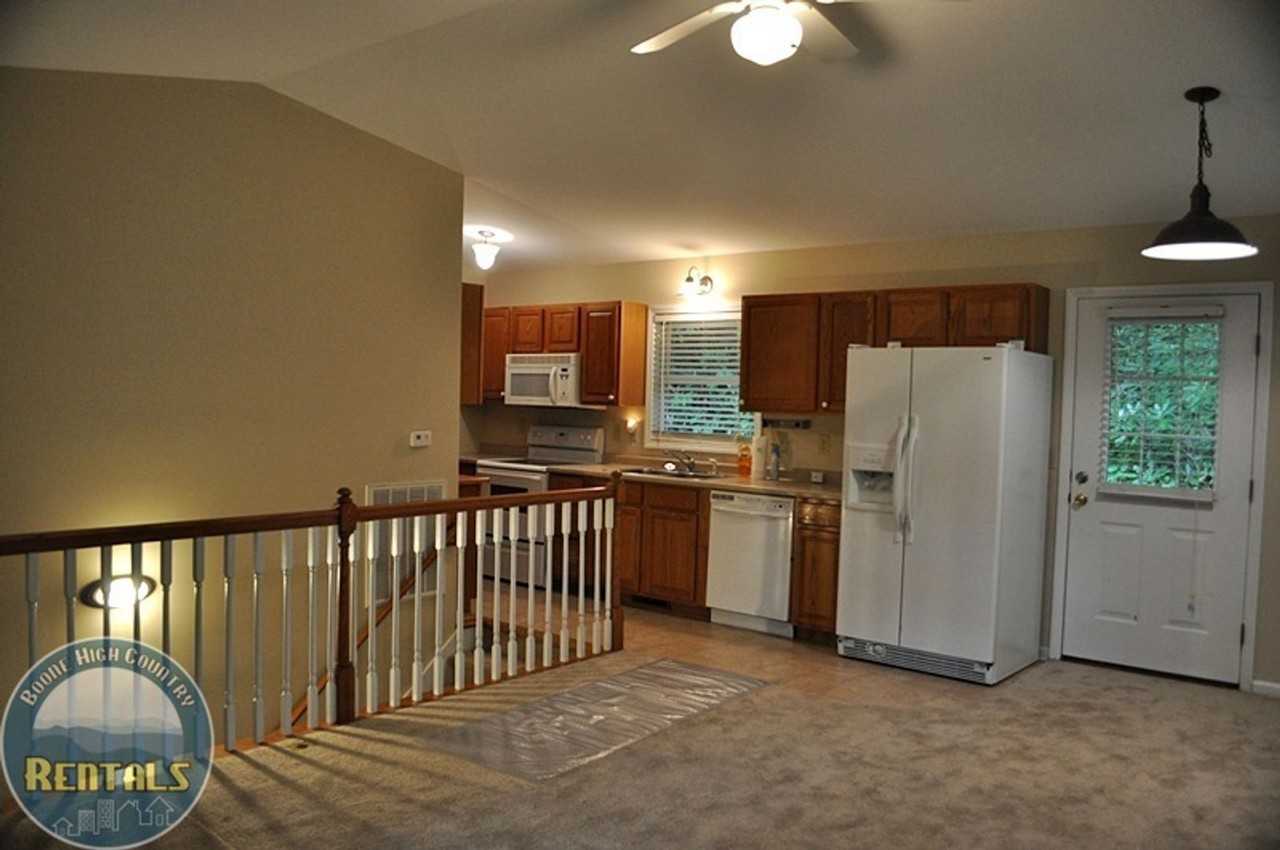 131 Hummingbird Hill Dr - Photo 4 of 34