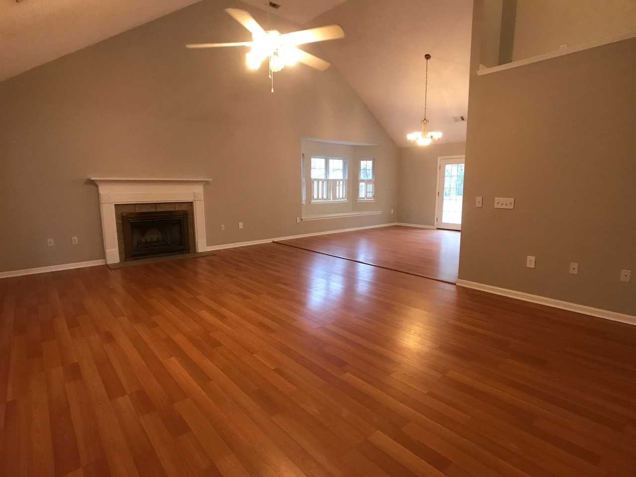 9637 Lehigh Ave - Photo 5 of 18