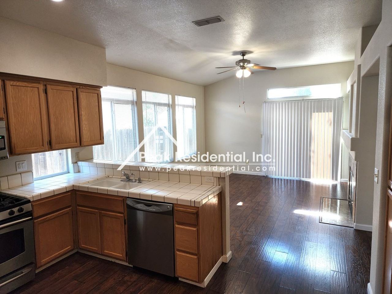 8822 Mesa Brook Way - Photo 6 of 25