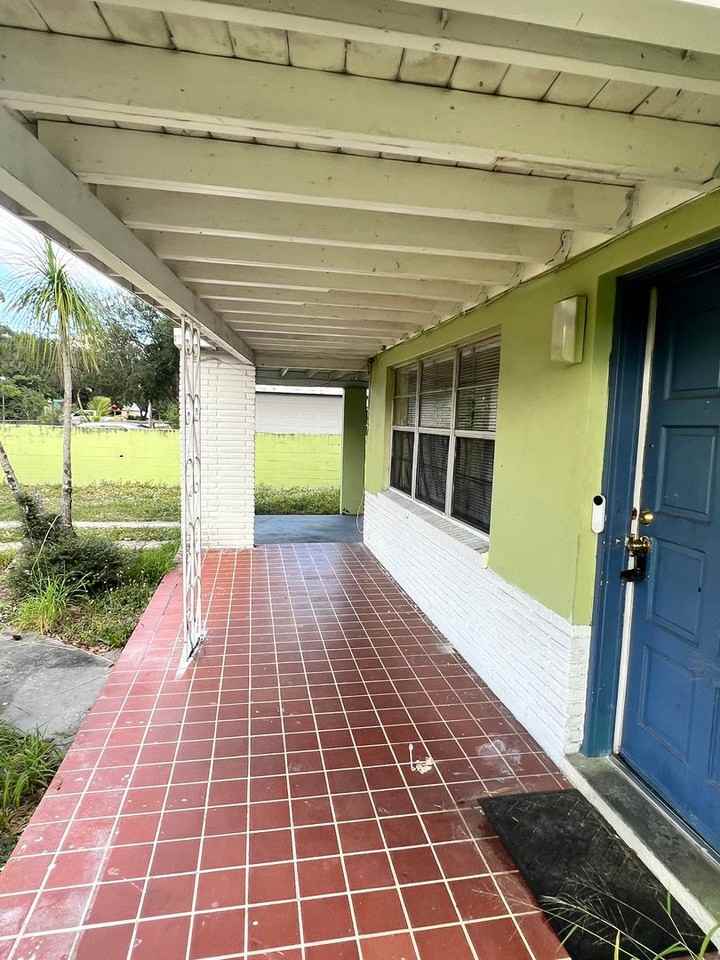 808 S 11th St - Photo 2 of 26