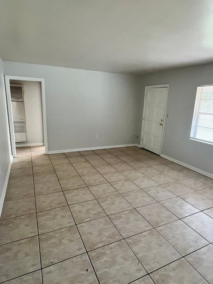 808 S 11th St - Photo 6 of 26