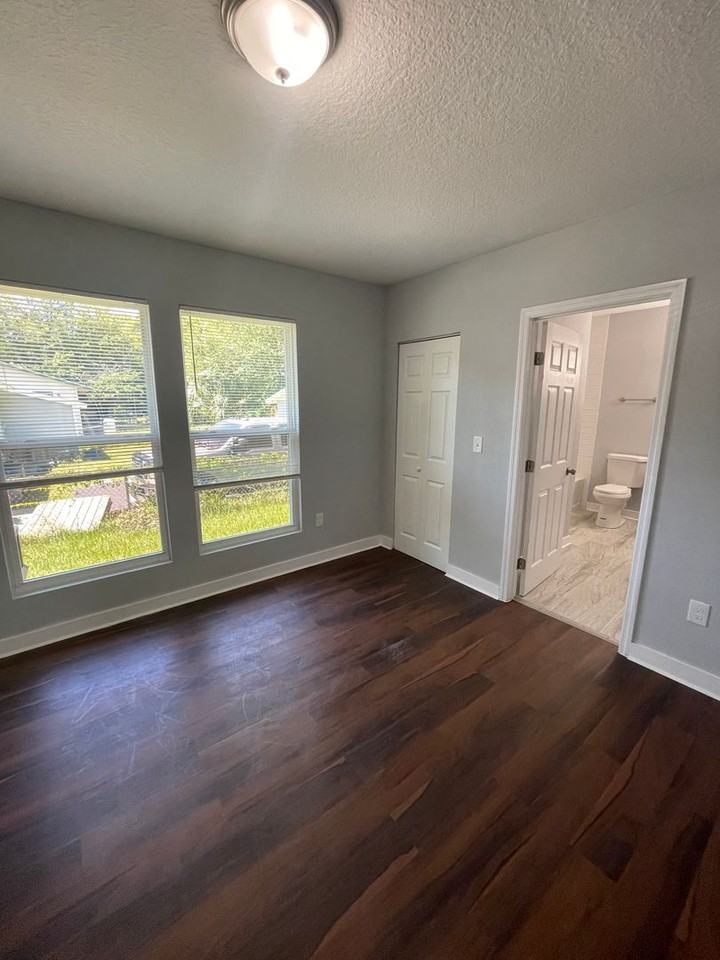 1877 W 4th St - Photo 7 of 22