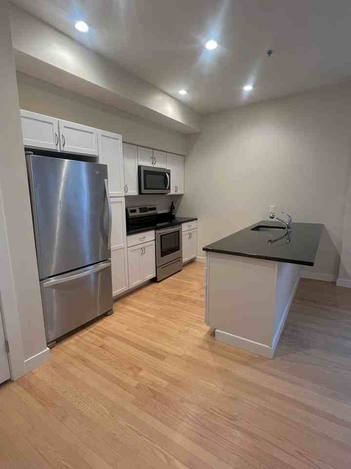 359 Main St - Photo 3 of 17