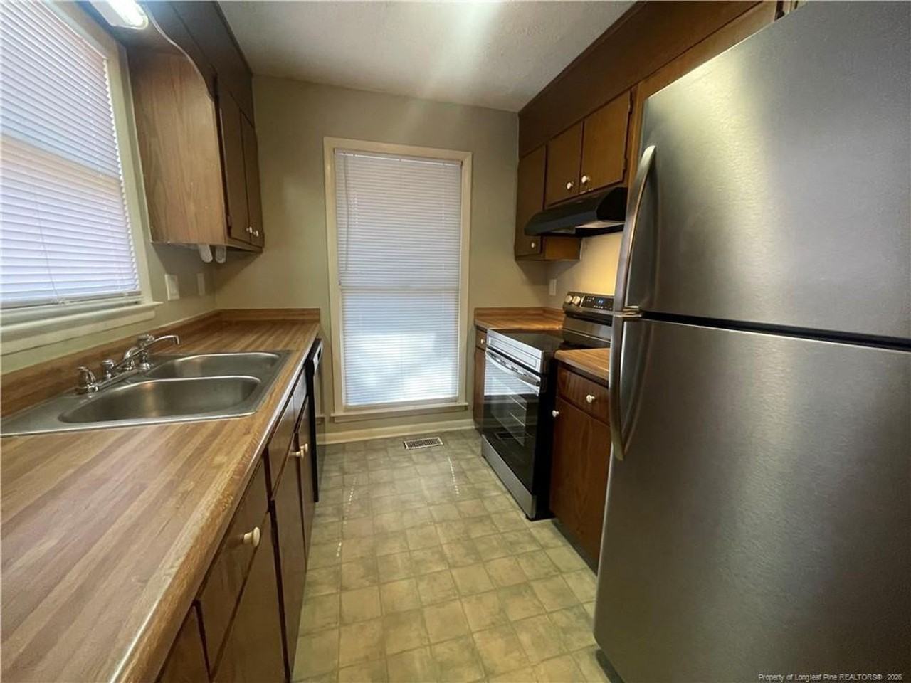 5734 Waters Edge Dr - Photo 3 of 10