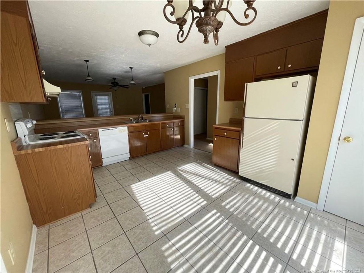 5736 Waters Edge Dr - Photo 4 of 12