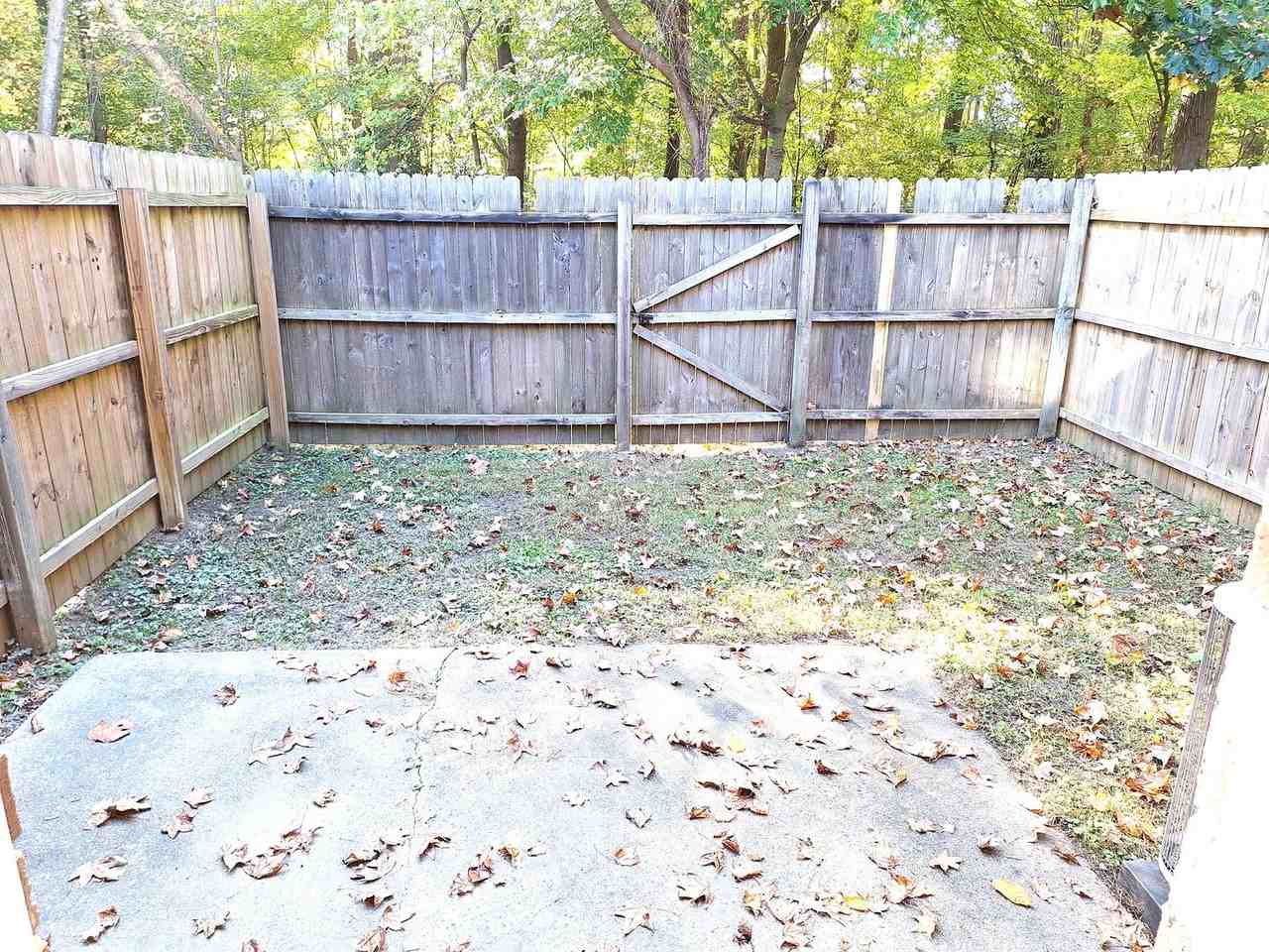 302 Susan Constant Dr - Photo 2 of 2