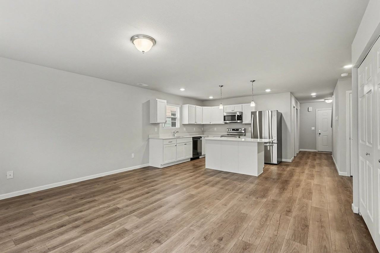 1778 Pine St - Photo 4 of 19