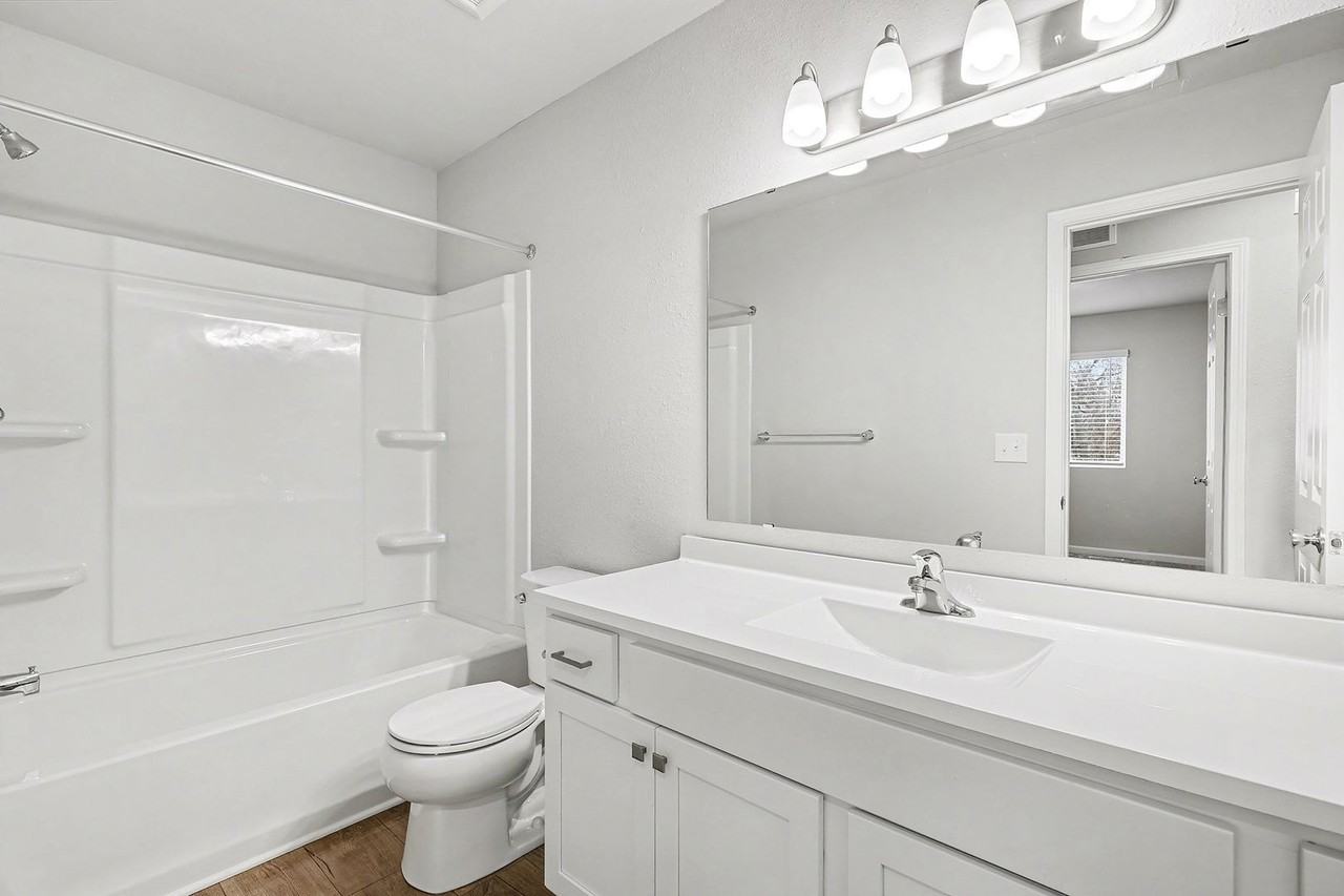 1778 Pine St - Photo 6 of 19