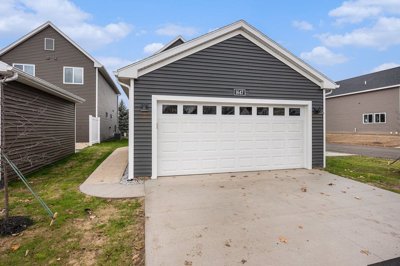 1867 Austin St - Photo 7 of 18