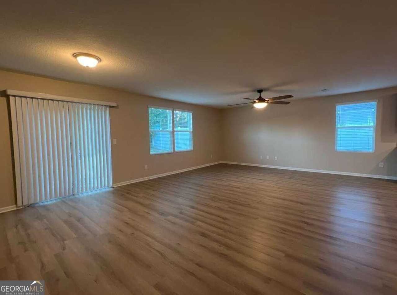 306 Cedar Breeze Dr - Photo 3 of 25