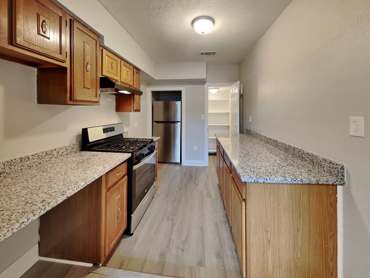 3207 Daniel Dr - Photo 3 of 21