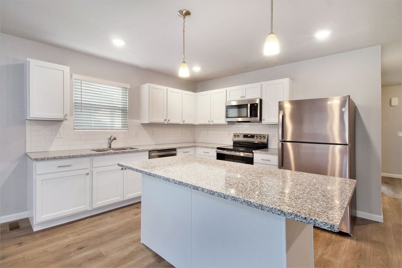 616 N 5th St - Photo 2 of 19