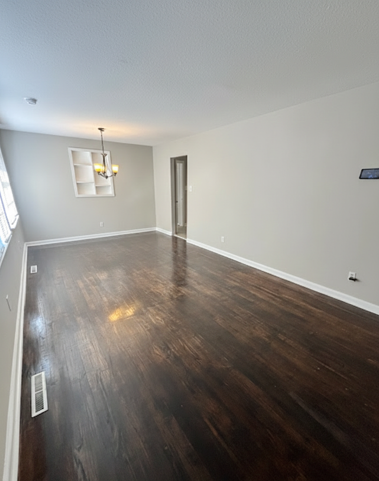 114 Lincoln St - Photo 2 of 16