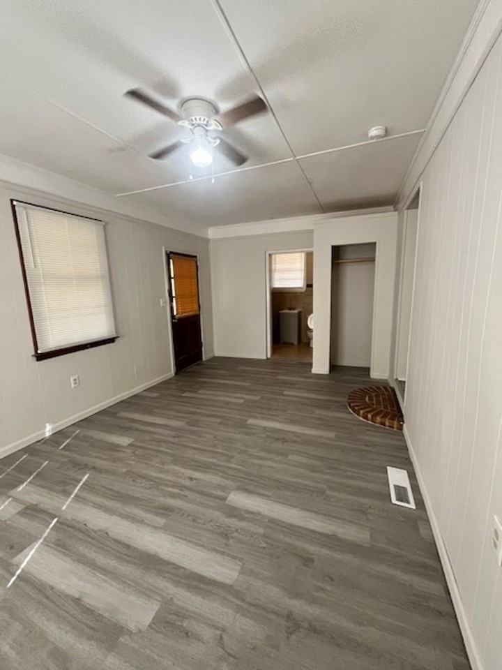 114 Lincoln St - Photo 7 of 16