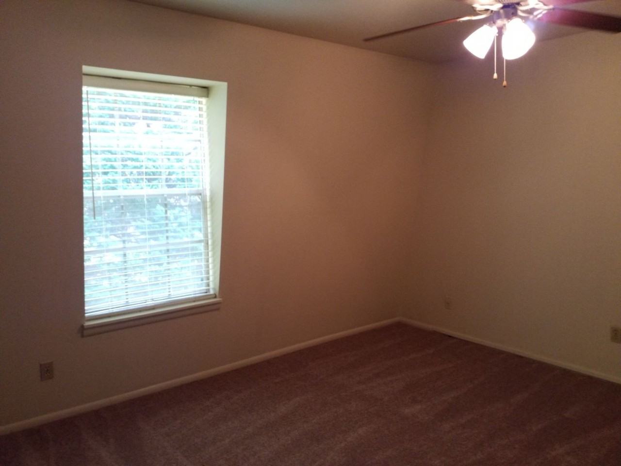 3828 Country Club Rd Apt J - Photo 4 of 9