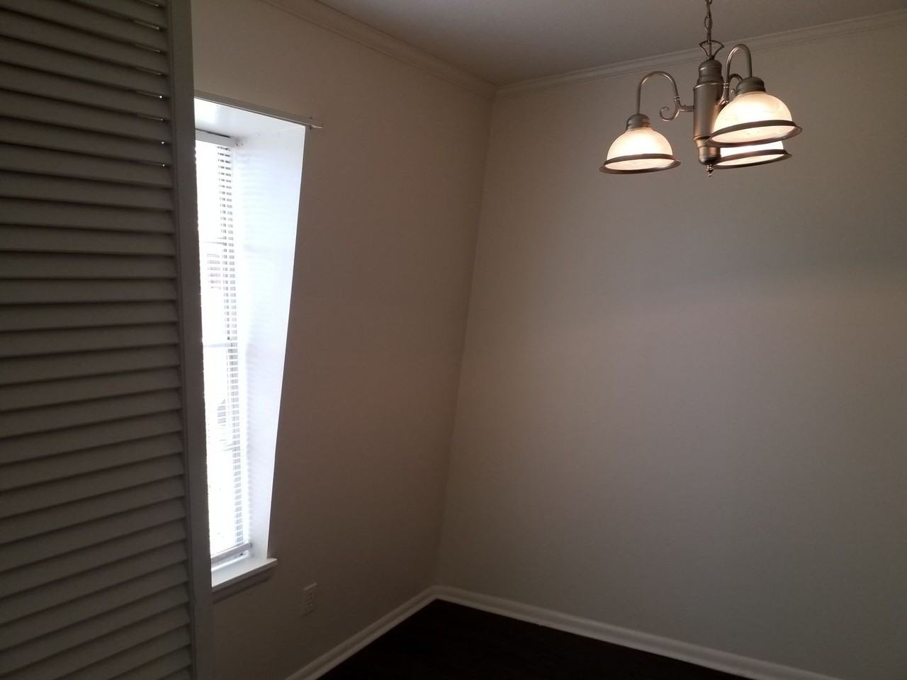 3828 Country Club Rd Apt J - Photo 5 of 9