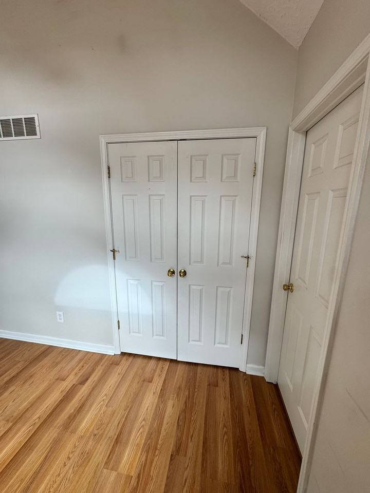 9601 Williamsborough Ln - Photo 7 of 50