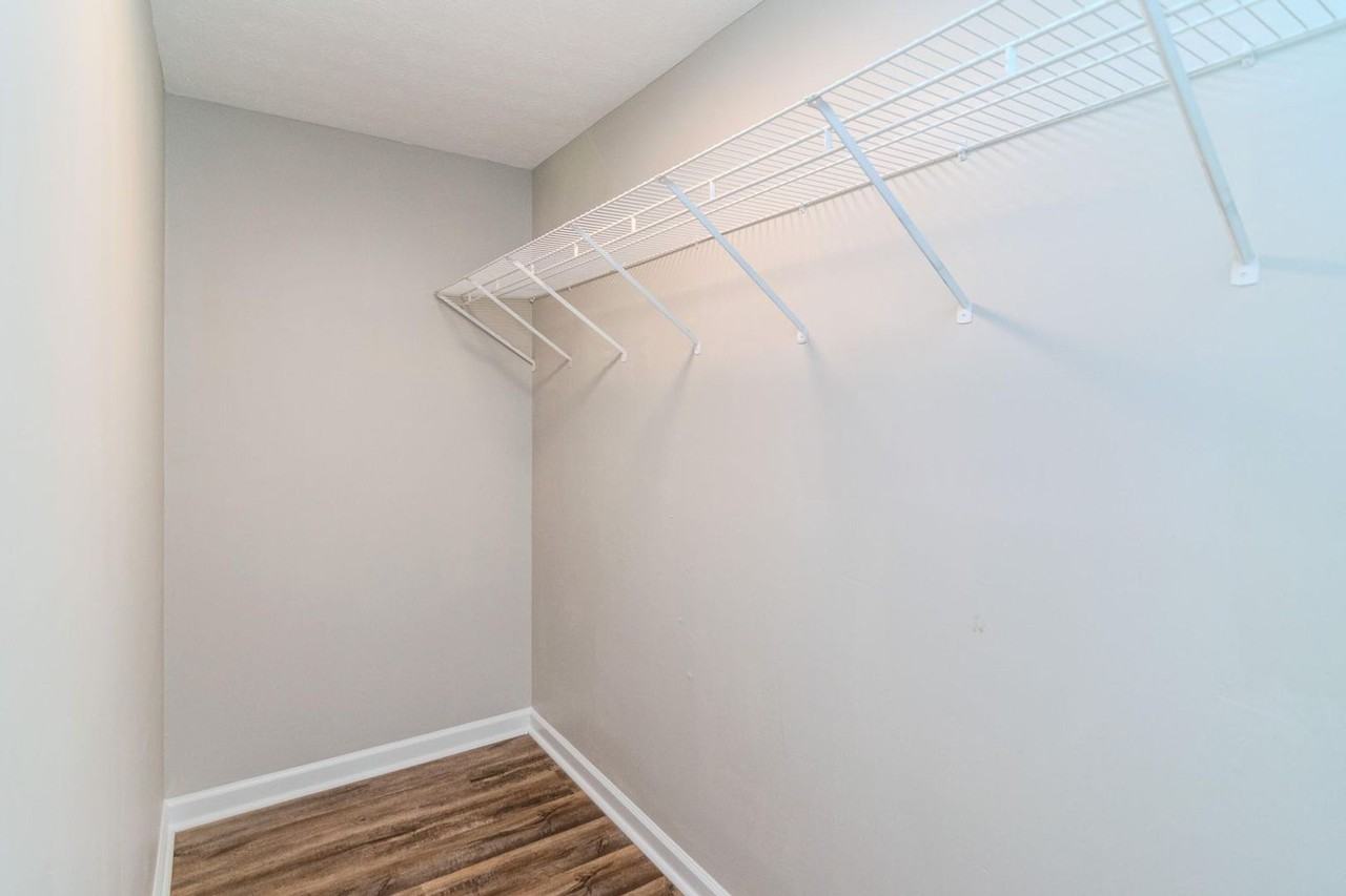 2539 Danielle Ln - Photo 7 of 34