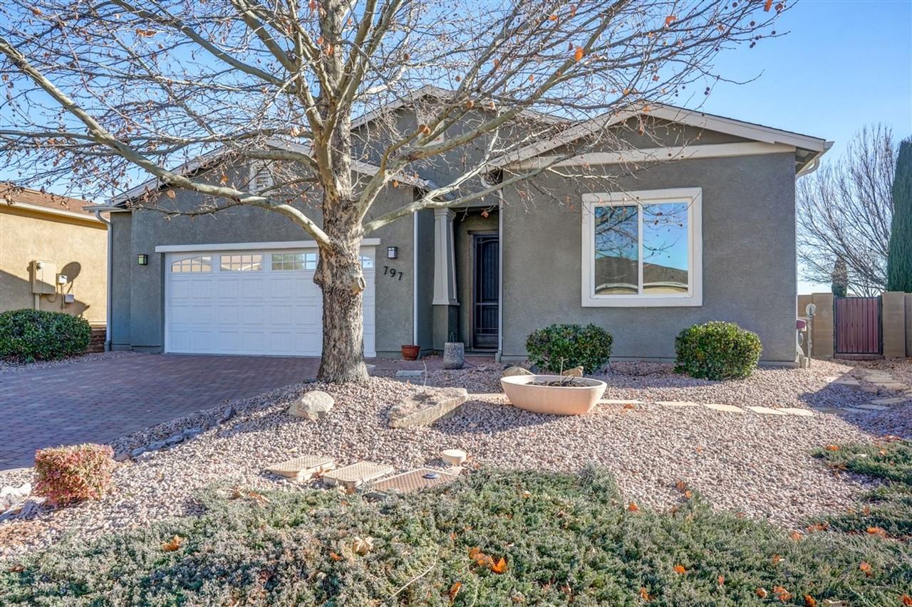 797 N Soliz St - Photo 3 of 45