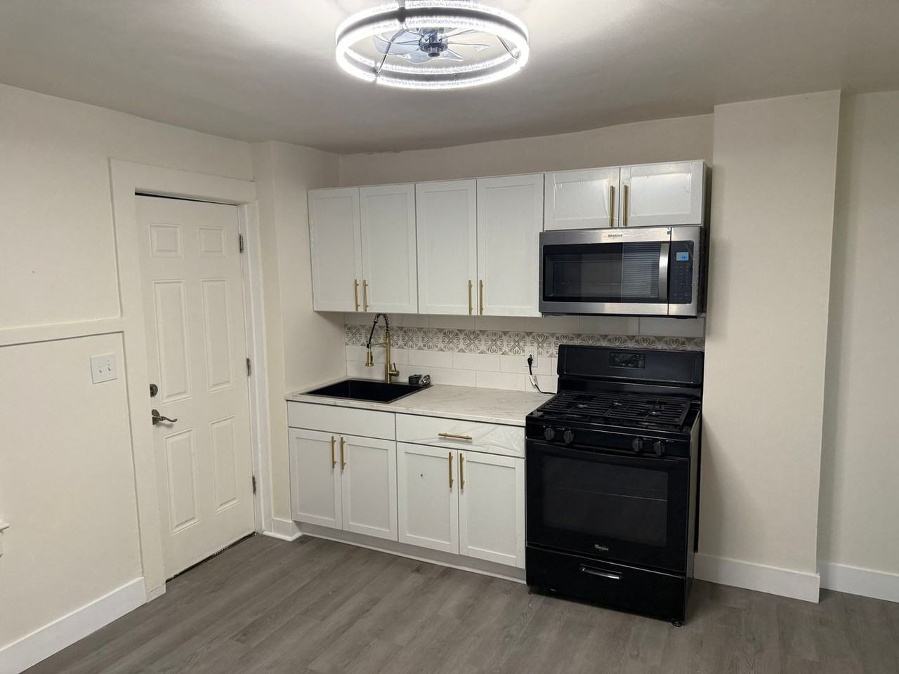 6313 Windsor Mill Rd - Photo 4 of 23