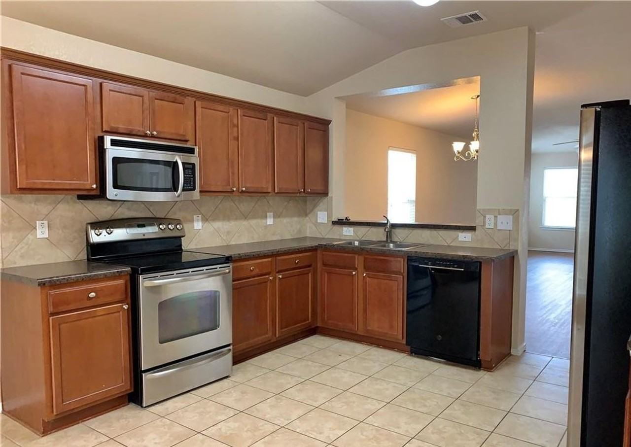 2103 Scott Dr - Photo 5 of 14