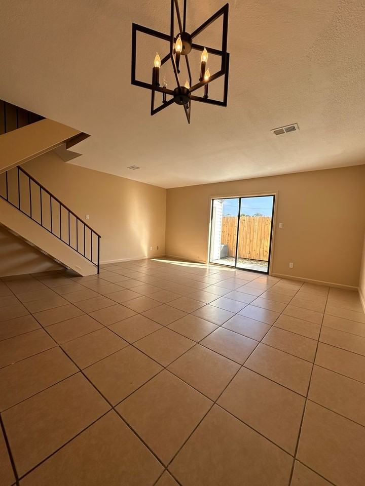 734 Legion Dr - Photo 5 of 17