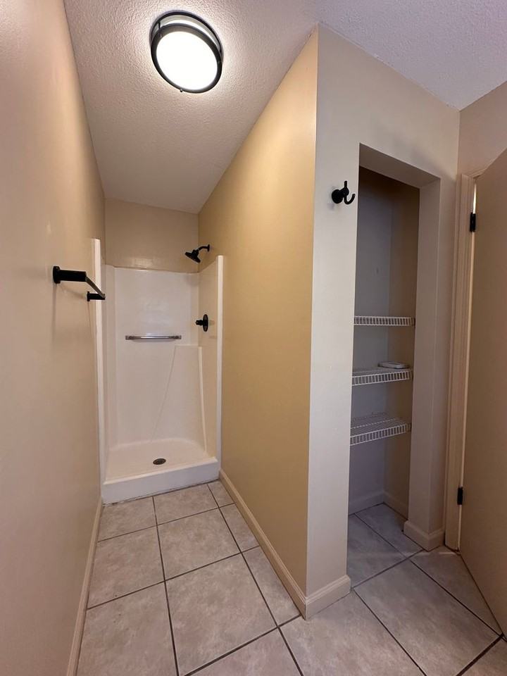 734 Legion Dr - Photo 6 of 17