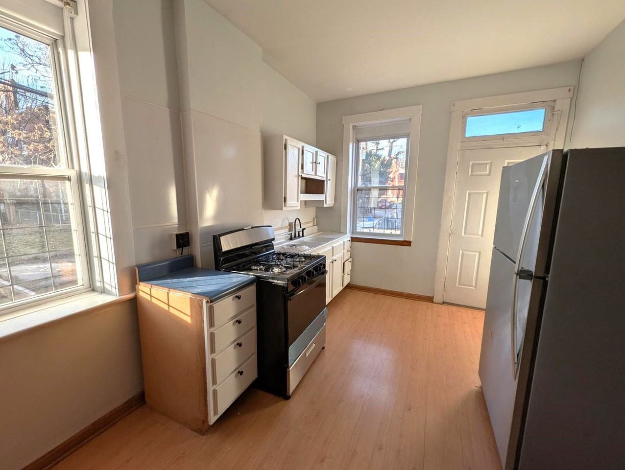 2811 Juniata St - Photo 6 of 15