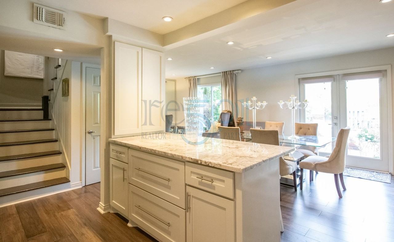 124 Cambridge Place Dr - Photo 3 of 32