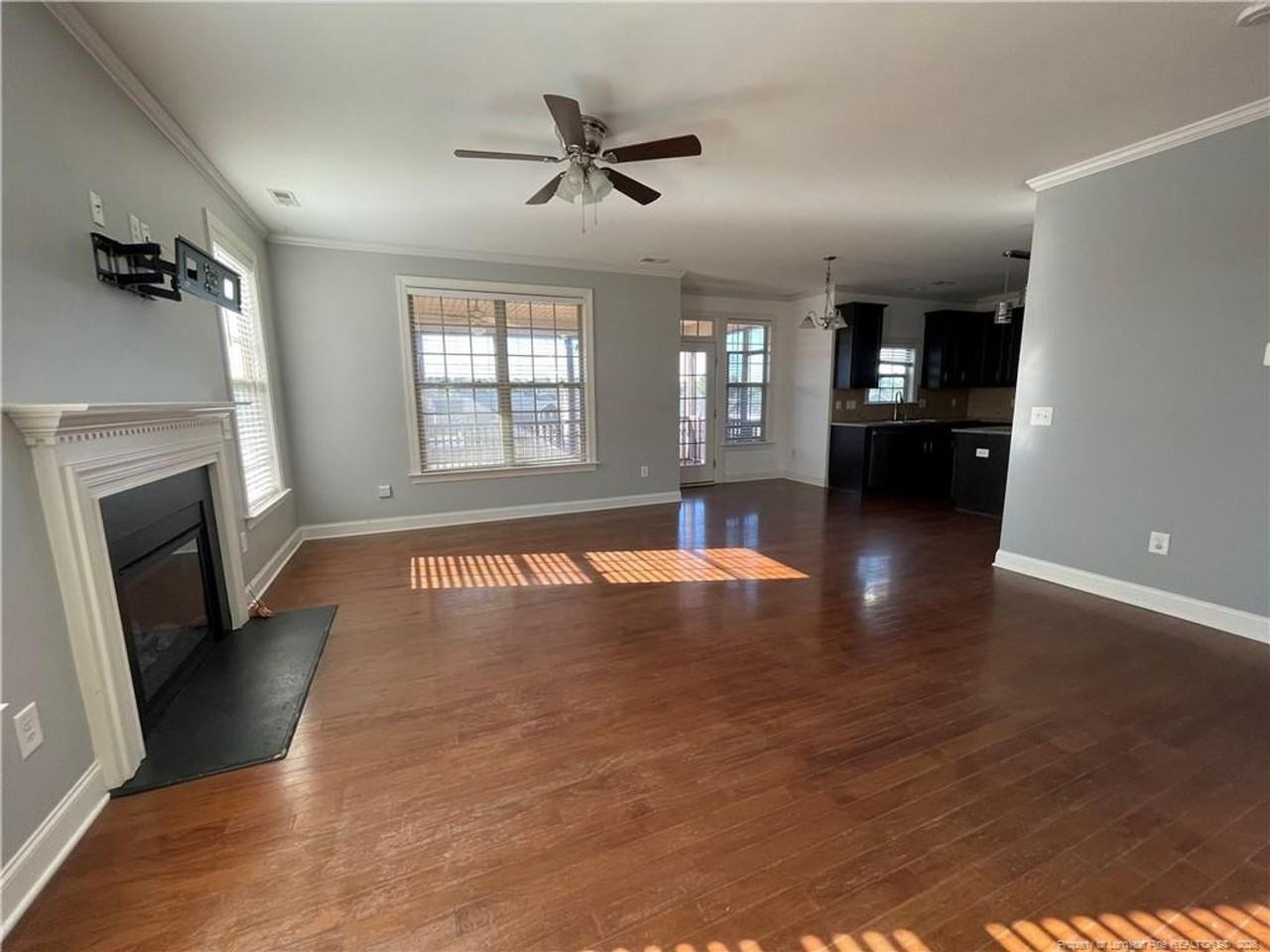 86 Marquis Dr - Photo 5 of 32