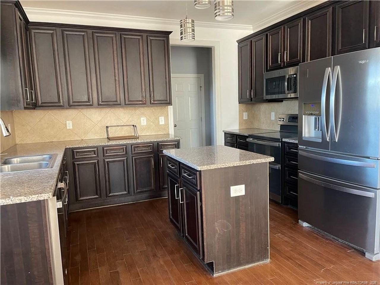 86 Marquis Dr - Photo 7 of 32