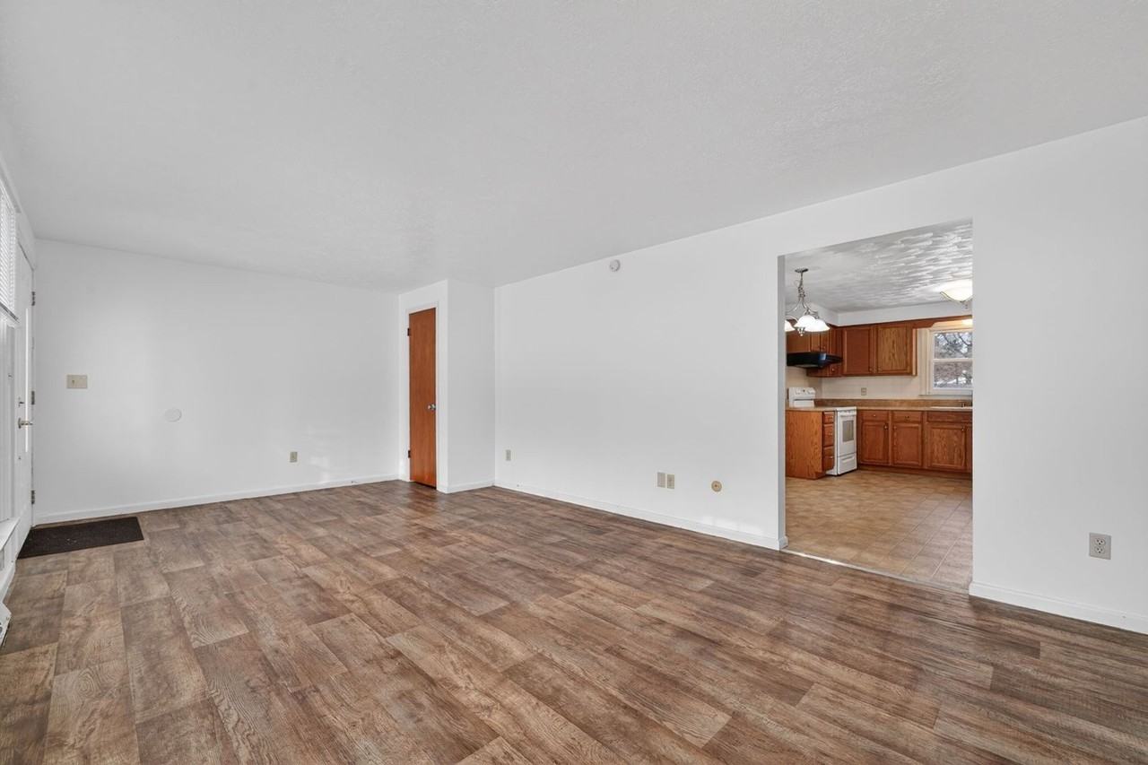 6644 Ravenwood Ave Nw - Photo 5 of 24