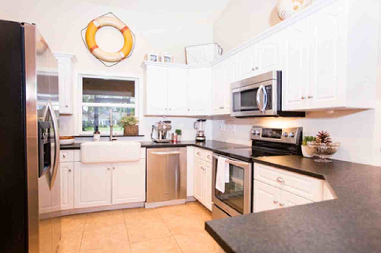 22631 Island Lakes Dr - Photo 3 of 21