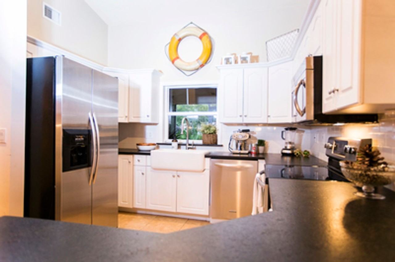 22631 Island Lakes Dr - Photo 4 of 21