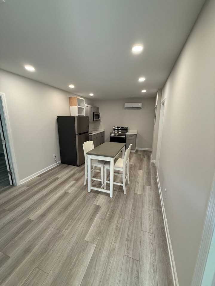 809 Old Pittsboro Rd