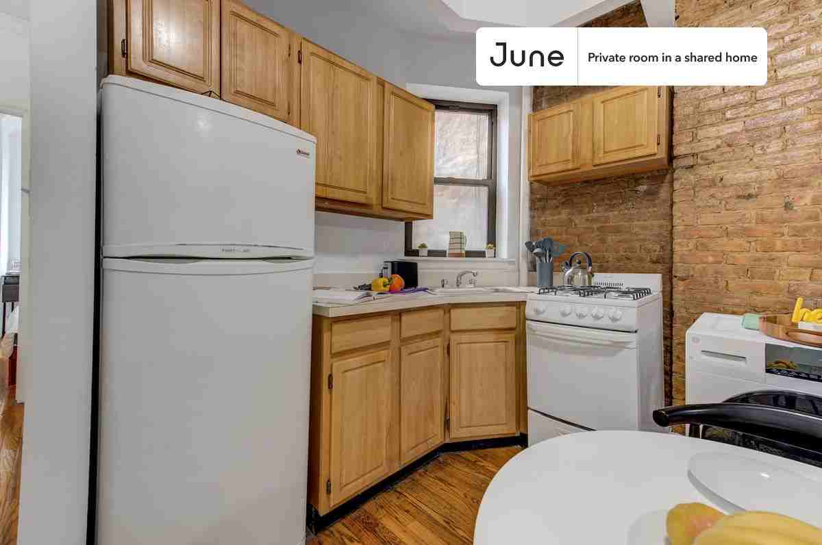 118 East 102nd St, New York, NY 10029 #1 - Photo 7 of 10