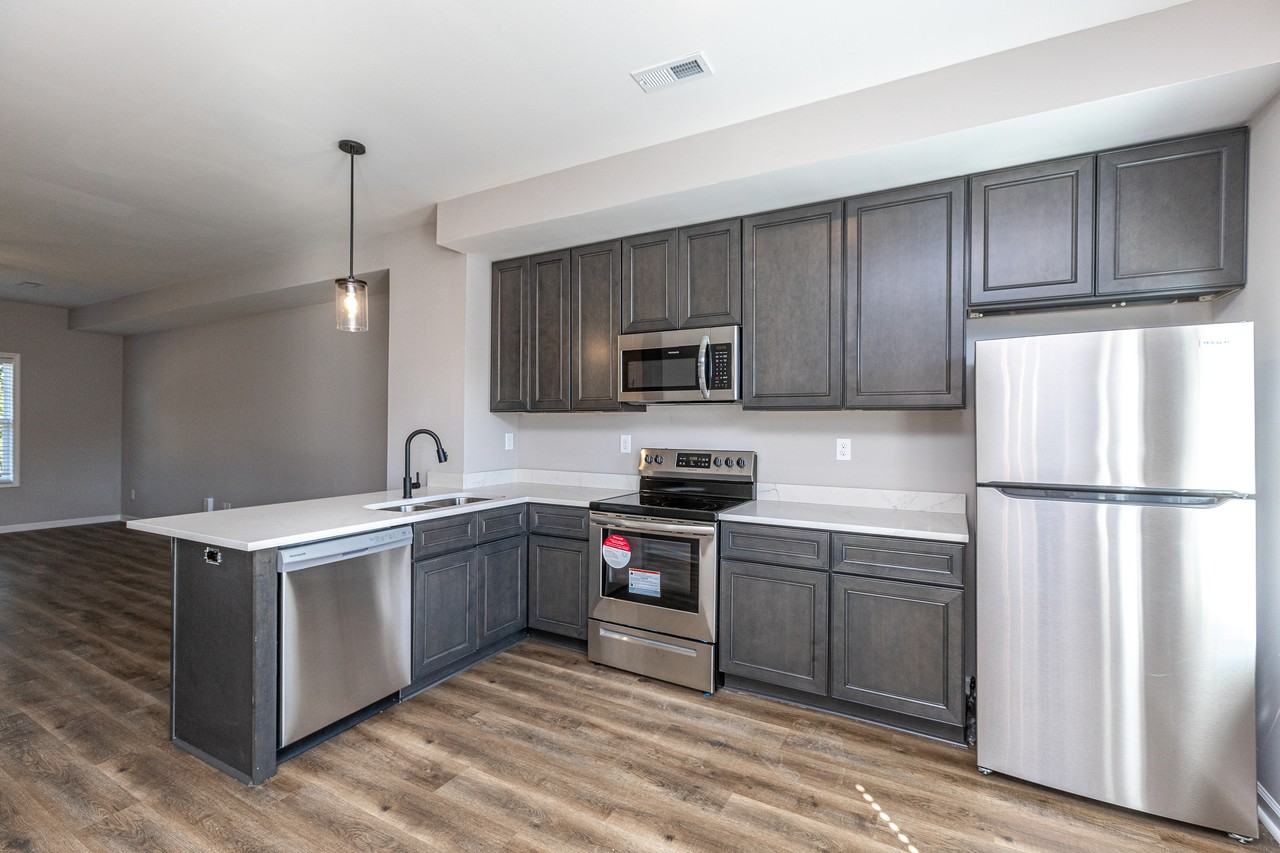 506 S Main St #1 - Photo 7 of 32