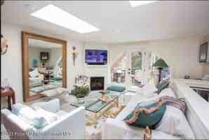 featured image of 108 W Hyman Ave Apt 7 #7