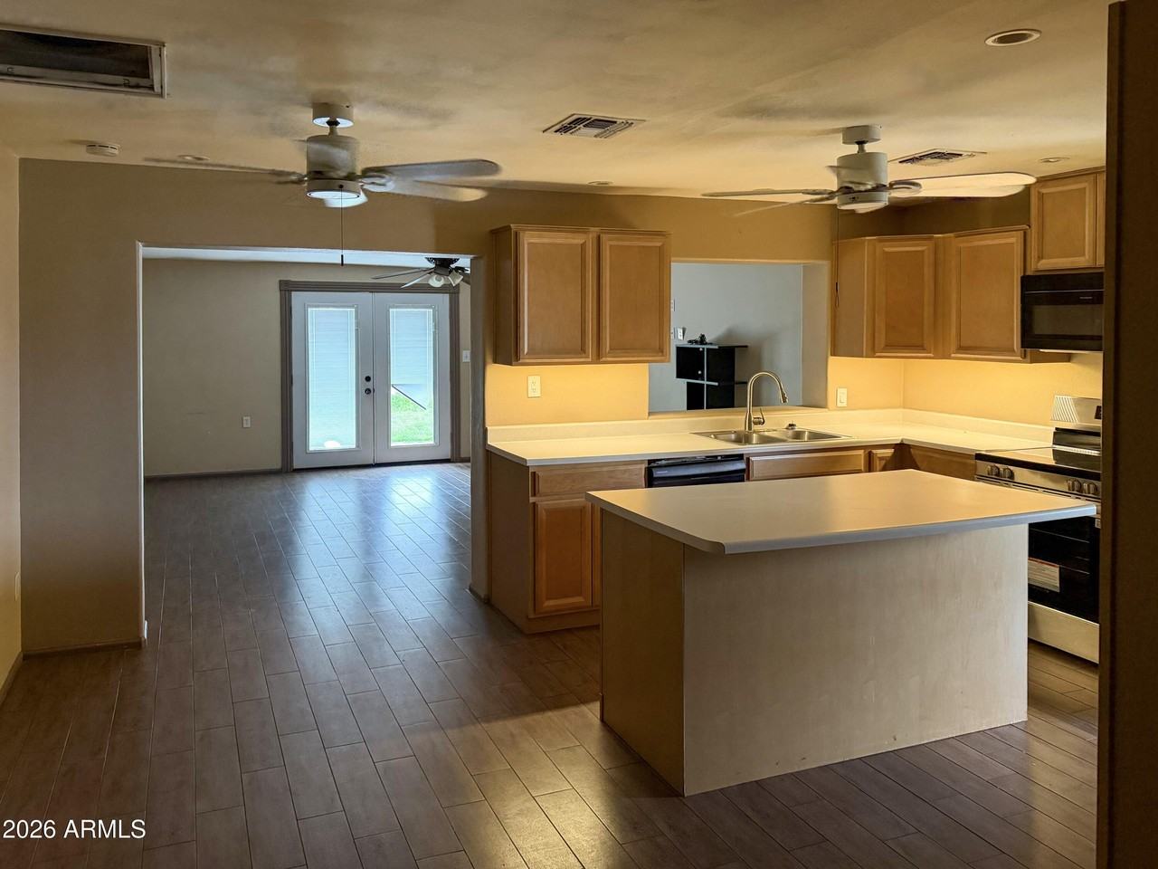 7613 W Devonshire Ave - Photo 7 of 33