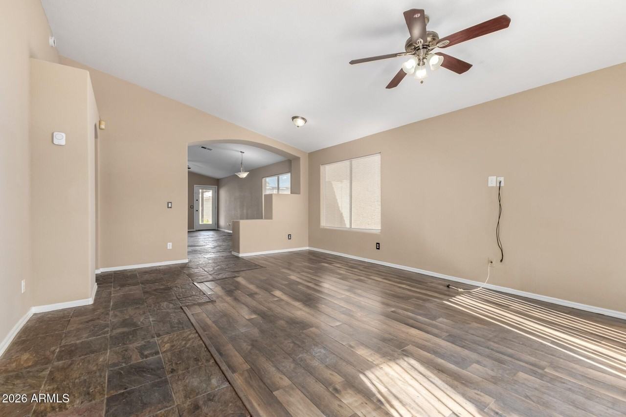 8642 W Laurel Ln - Photo 2 of 26