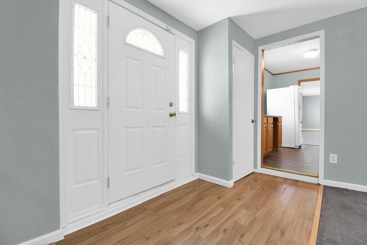 4344 Broadhurst Dr - Photo 3 of 25