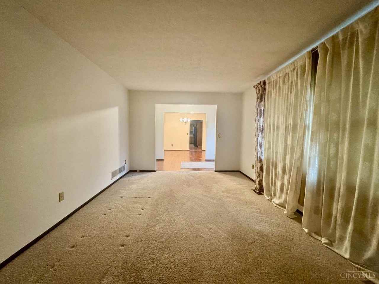 12200 Maple Dr - Photo 4 of 17