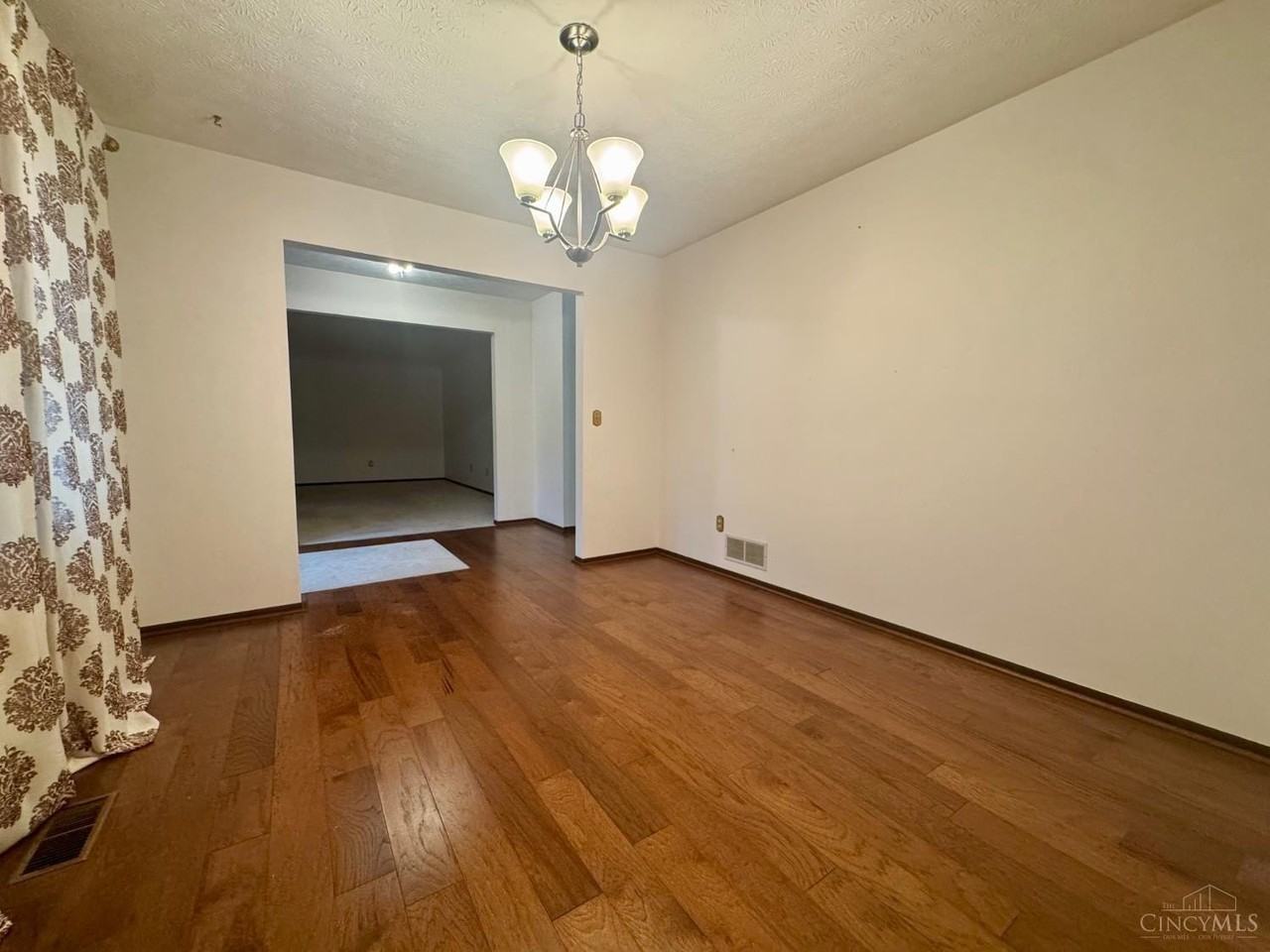 12200 Maple Dr - Photo 5 of 17