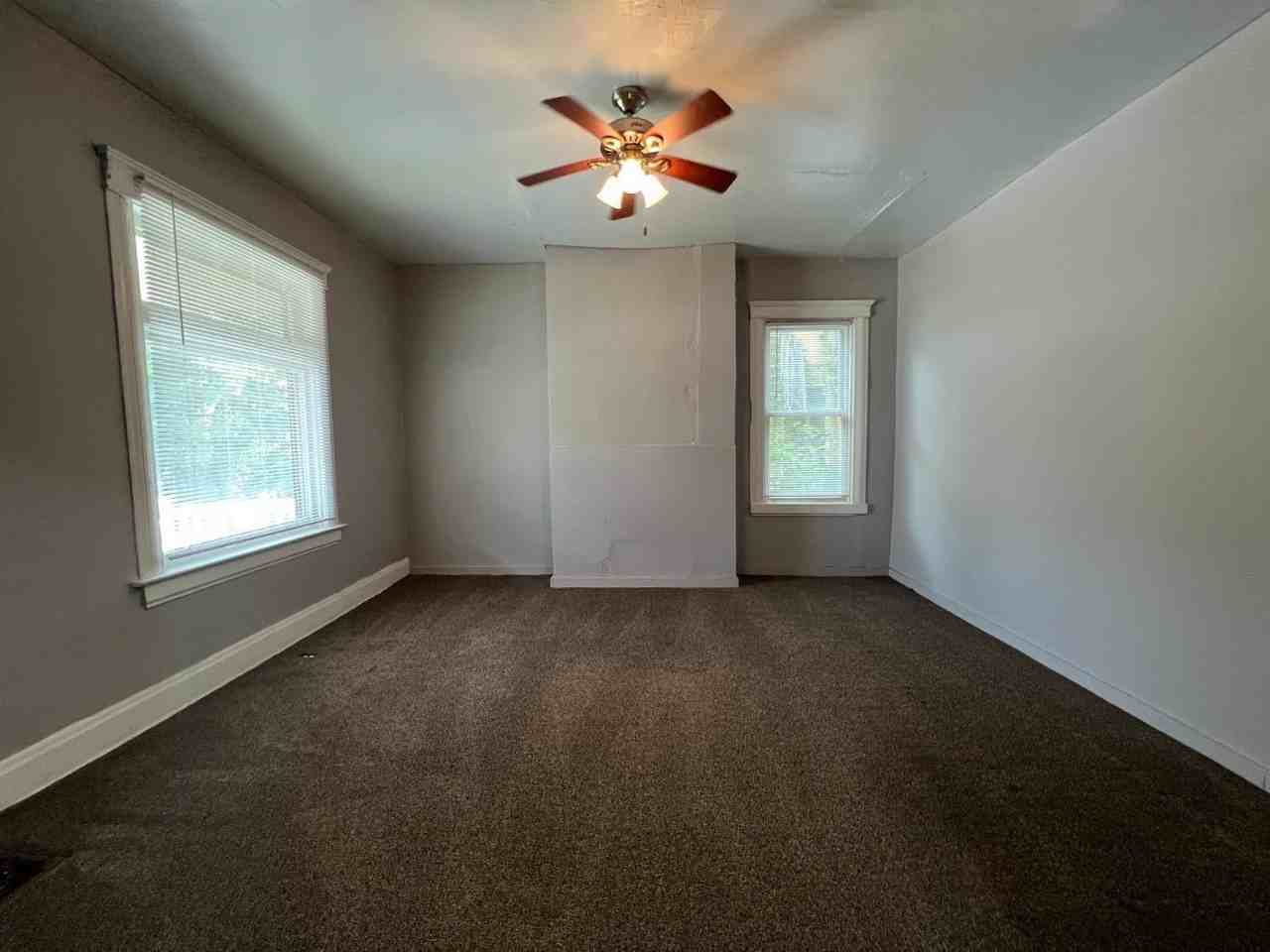 1853 Clarion Ave - Photo 3 of 12