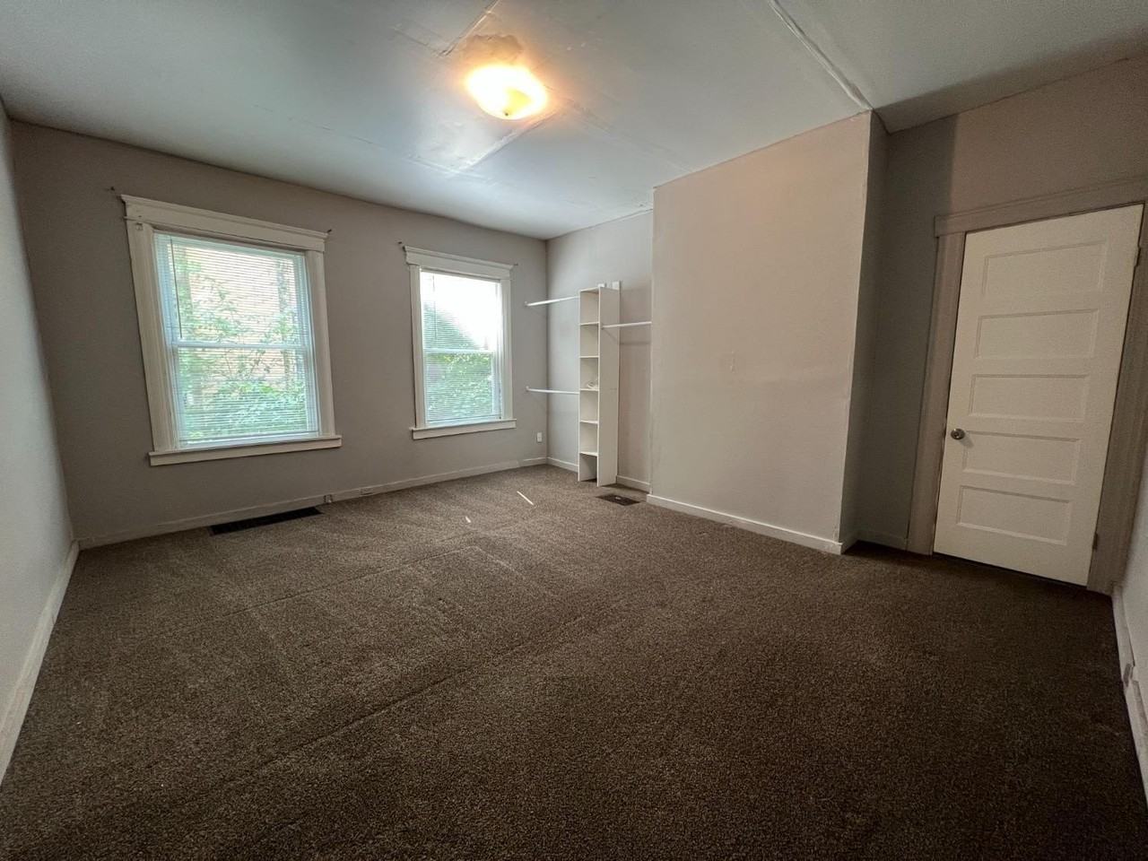 1853 Clarion Ave - Photo 5 of 12