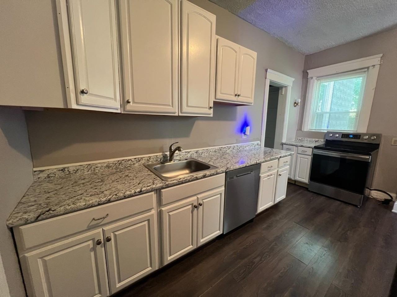 1853 Clarion Ave - Photo 7 of 12