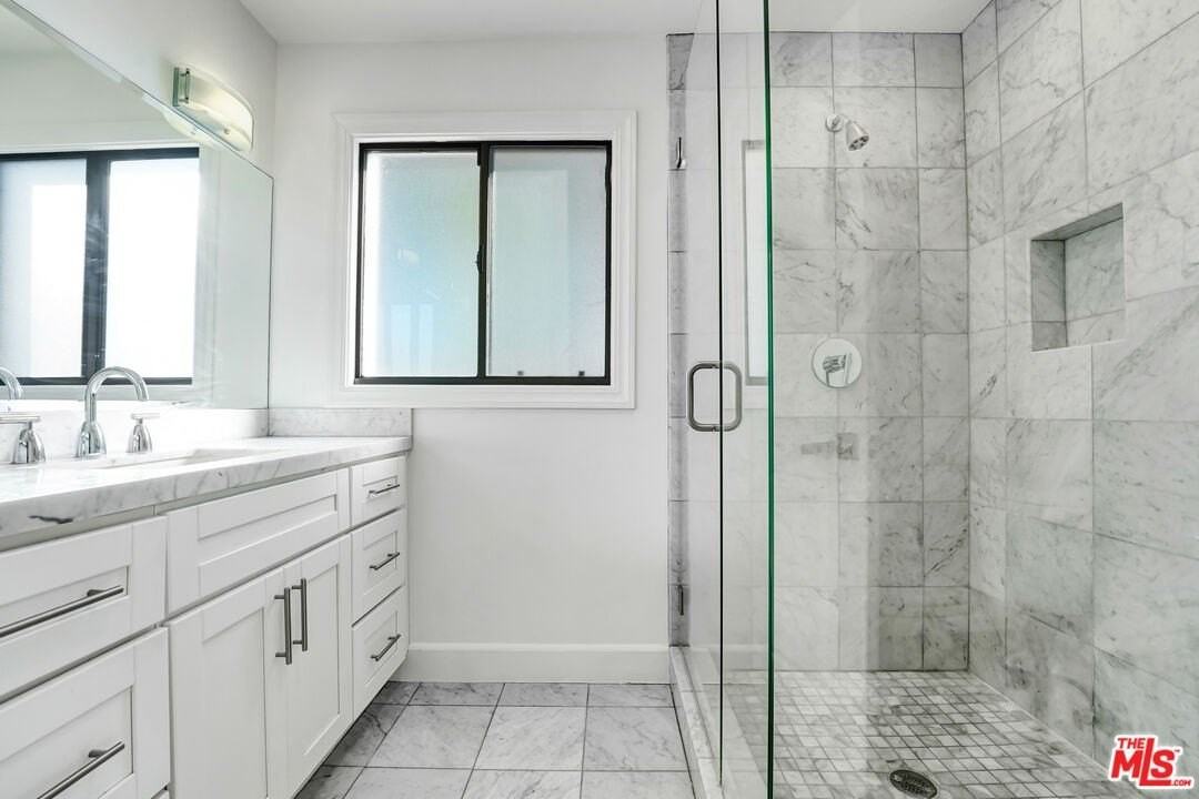 2812 Anchor Ave - Photo 2 of 24