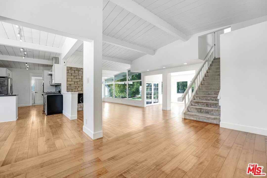 2812 Anchor Ave - Photo 7 of 24