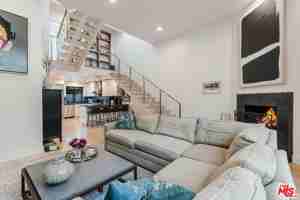 featured image of 940 14th St Apt E #E