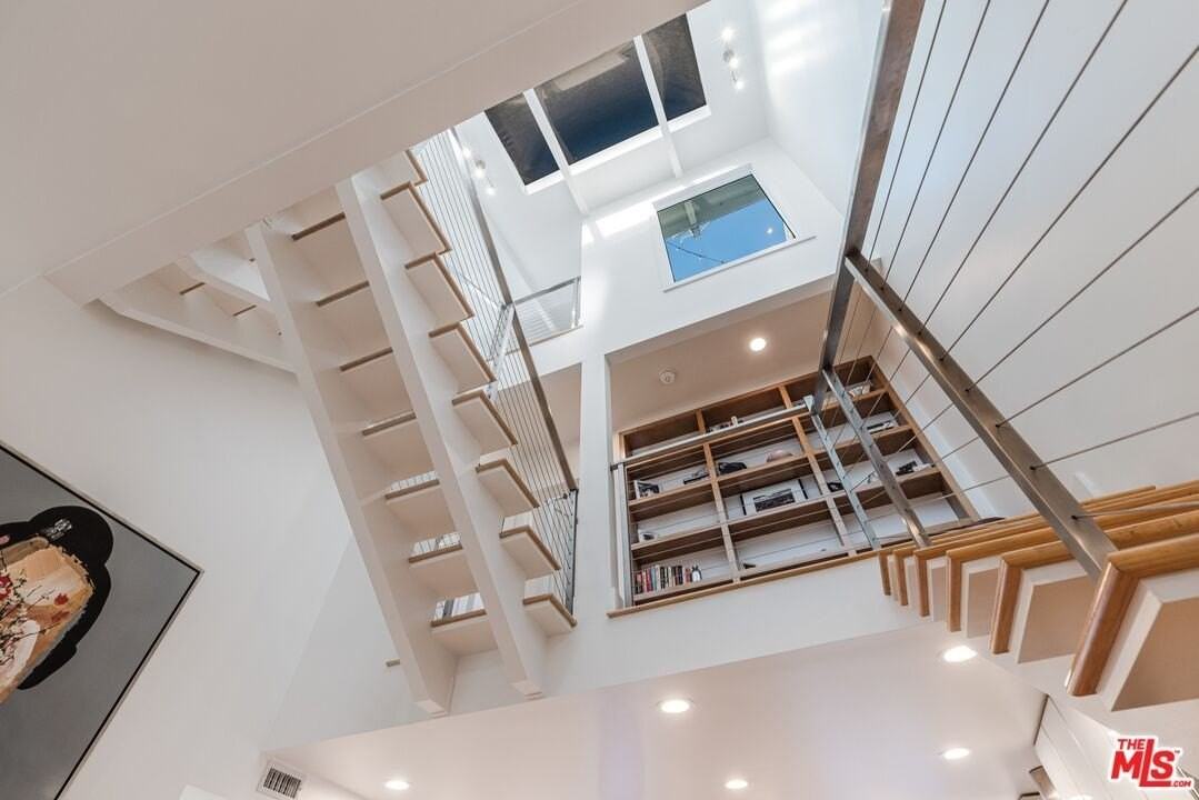 940 14th St Apt E #E - Photo 6 of 17